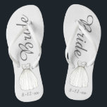 Chanclas BRIDE White Princess Boda Vestido Flip Flip Flops<br><div class="desc">Las sandalias de giro presentan un ilustracion de marca original de un vestido boda blanco bonito, con BRIDE en una fuente divertida. ¡Un gran regalo para la novia! Simplemente personaliza con la fecha de tu evento. Diseños de coordinación disponibles para otros miembros del partido nupcial. El diseñador está disponible para...</div>