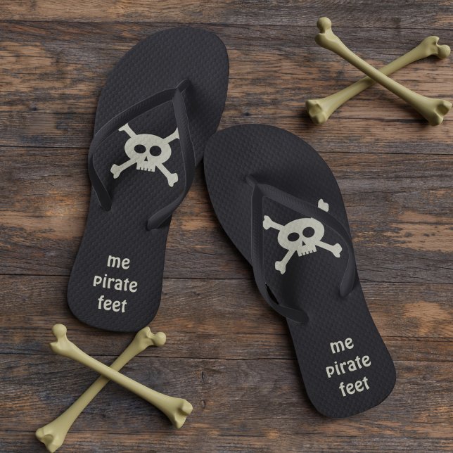 Chanclas Calavera pirata y crucigrama divertidos Jolly Roge (☠️ Set sail for adventure on a pair of these skull and crossbones flip flops ☠️)