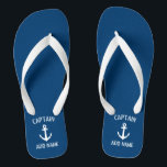 Chanclas Capitán náutico del barco del ancla de los azules<br><div class="desc">El barco náutico de encargo del azul marino y blanco del ancla captain flips-flopes. Los deslizadores personalizados de la playa con la nave anclan el logotipo. Sandalias marítimas para los entusiastas del marinero y de la navegación. Color adaptable. Idea fresca para los amigos, papá, marido, tío, abuelo del favor del...</div>