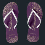 Chanclas Cara de oro en la Boda de la dama de honor de la M<br><div class="desc">Estos elegantes chanclas de bodas son una gran manera de agradecer y reconocer a sus damas de honor, mientras les dan un descanso a sus pies después de un largo día. El bonito diseño presenta un diseño elegante con detalles de encaje dorado sobre un fondo de color ciruela morado y...</div>