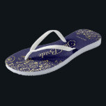 Chanclas Cargo de oro en azul marino El Boda de la novia<br><div class="desc">Baile la noche con estos hermosos chanclos bodas. Diseñadas para la novia, cuentan con un diseño sencillo y elegante, con letras de guiones de color dorado sobre un fondo de color azul marino y elegantes rizos de encaje dorado y remolinos. Hermosa manera de mantenerse elegante y apropiado mientras se descansan...</div>