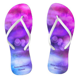 Chanclas Círculos abstractos rosados y púrpura foco y alien