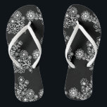Chanclas Color del personalizar de los flips-flopes el | de<br><div class="desc">¡Una adición linda del favor de la huésped a su recepción nupcial de la playa o del poolside del destino! Deje a sus huéspedes de la señora bailar la noche lejos en estos "baile cómodo calza" flips-flopes. Ponga los flips-flopes en una cesta al lado de la sala de baile. El...</div>
