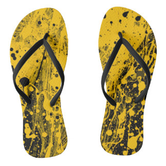 Chanclas con salpicaduras de pintura negra y amari
