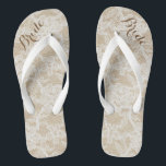 Chanclas Cordón blanco rústico en el fondo de Brown, novia<br><div class="desc">Estos flips-flopes ofrecen un fondo del cordón blanco en un texto adaptable del fondo marrón claro y del marrón oscuro,  en la zona de la punta superior,  que lee: Novia.</div>