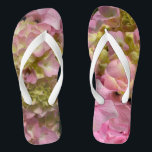 Chanclas Crema rosa Hydrangeas amarillo rosa verde floral<br><div class="desc">Bonito elegante clásico romántico rosa y amarillo Hydrangeas. Foto de H Cooper</div>
