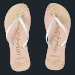 Chanclas Curlos de oro en la doncella de honor de la Boda d<br><div class="desc">Estas hermosas chancletas de boda son una gran manera de agradecer y reconocer a su empleada de honor mientras salva sus pies al mismo tiempo. Presenta un diseño elegante con rizos dorados y remolinos sobre un fondo color naranja pálido o melocotón coral y elegantes letras de guiones de color dorado....</div>