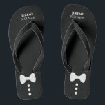 Chanclas Cute Bow Tie y Botones Negro Mejor Boda Hombre<br><div class="desc">Estos lindos chanclos son una gran manera de agradecer al mejor hombre en su boda. Presentan un diseño simple,  lindo y divertido con una corbata blanca y botones en un fondo negro con su nombre y título.</div>