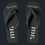 Chanclas El casarse formal de los novios personalizado<br><div class="desc">¡Una adición linda a su playa o boda del poolside! Los flips-flopes negros con la palabra "Sr." y el nombre de los novios se personalizan. Para considerar tirón a juego de las novias los fracasos satisfacen para visitar mi tienda "la princesa de Hungarican" en www.zazzle.com/hungaricanprincess*. Mire en mi categoría del...</div>