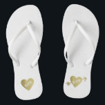 Chanclas el oro falso personalizado ama los corazones con f<br><div class="desc">Para una pareja casada,  un diseño romántico con sus iniciales (Mr.   Mrs.) en un gráfico corazón dorado falso con una flecha en blanco...  para brindar comodidad y facilidad a todos sus eventos de planificación boda...  perfecto para usar después del boda.</div>