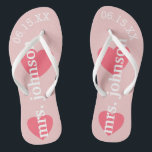 Chanclas El Sr. y la Sra. Luna de miel personalizada con co<br><div class="desc">Rubor Pink - Un diseño perfecto para una boda en la playa o para una luna de miel. Cambie la Sra. al Sr. para hacer un par de coordinación.</div>