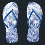 Chanclas Elegante Boda floral azul blanco<br><div class="desc">El diseño presenta una deliciosa variedad de flores de loto y mariposas, representadas en un esquema de colores azul y blanco que evoca la elegancia de la moda chinoiserie, que recuerda al clásico patrón de sauce azul, con un diseño de texto de estilo moderno. Estos hermosos chanclas son una idea...</div>
