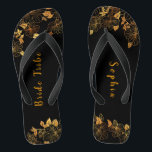Chanclas Elegante tribu de novias Patrón de follaje negro y<br><div class="desc">Estos elegantes rollitos de estilo follaje negro y dorado de la tribu de las novias ostentan una lujosa paleta dorada y negra, con un impresionante patrón floral dorado y una tipografía moderna ambientada con un fondo negro, exuberante elegancia y sofisticación. Es un hermoso regalo para tu tribu de novias. Vea...</div>