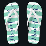 Chanclas Empleada doméstica de la Marina de Honor y la Casa<br><div class="desc">Patrón de franjas azul marino y de menta - Cambiar a cualquier color haciendo clic en personalizar. Y di lo que quieras. Haz de estos unos pequeños "flops" que tengan tu mensaje. ¡Habla de la playa!</div>