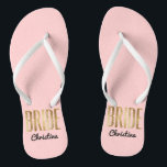 Chanclas Falsa novia elegante del oro que casa Bachelorette<br><div class="desc">Falso rosa elegante, elegante, y moderno del cuarzo color de rosa del esquema del oro de la impresión, flips-flopes del recuerdo de la novia. Este diseño clásico y sofisticado es perfecto para la novia con clase, de moda, y elegante. Llévelos a su fiesta del bachelorette o a cualquier acontecimiento de...</div>