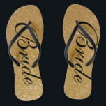 Chanclas Falsos flips-flopes del boda del purpurina del oro<br><div class="desc">Falsos flips-flopes del boda del purpurina del oro para la novia y el novio. Color de encargo de la correa para él y ella. La textura brillante de oro con luces tenues y chispear del purpurinoso brilla tenuemente. Sandalias atractivas de la playa para los hombres y las mujeres. Favor de...</div>