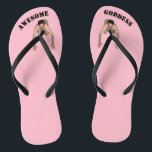 Chanclas Flips-flopes impresionantes de la diosa (CORREAS<br><div class="desc">Pálido - COLOR rosado - usted es una diosa impresionante,  y merece tener un pequeño hombre el adorar de la tierra que usted camina en… bien… el flip-flop usted camina encendido de todos modos.  ¡Diviértase! ¡Autorícese! ¡Dona a la investigación de cáncer!</div>