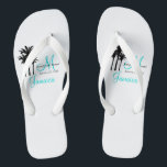 Chanclas Flips-flopes personalizados de la boda de playa<br><div class="desc">Flips-flopes de encargo de la boda del viaje del monograma para las bodas de playa. El personalizar con sus nombres, fecha, monograma, casó inicial del apellido y el destino. Un gran regalo agradable para sus huéspedes. Proporcione el calzado para sus huéspedes para la ceremonia de la playa. Hace juego la...</div>
