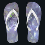 Chanclas Flores elegantes de color boho polvoriento claro m<br><div class="desc">Sumérjase en un mundo de romanticismo eterno con nuestra Dusty Colección Floral Morada, donde los tonos de periwinkle, lavanda y violeta, crean una visión de elegancia pura. En medio de esta encantadora paleta, florecen las hortensias moradas suaves, sus pétalos delicados susurrando historias de amor y gracia. Que estas flores etéreas...</div>
