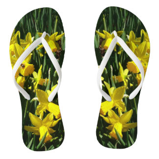 Chanclas Focos amarillos y flores de primavera alegres