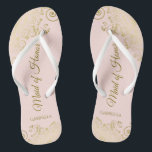 Chanclas Funda de honor de Boda de encaje dorado rosado ele<br><div class="desc">Estas hermosas chancletas de boda son una gran manera de agradecer y reconocer a su empleada de honor mientras salva sus pies al mismo tiempo. Presenta un diseño elegante con detalles de encaje dorado sobre un fondo rosa pálido y elegantes letras de guiones de color dorado. En el test se...</div>