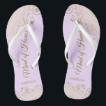 Chanclas Golden Lace sobre la doncella morada de honor de L<br><div class="desc">Estas hermosas chancletas de boda son una gran manera de agradecer y reconocer a su empleada de honor mientras salva sus pies al mismo tiempo. Presenta un diseño elegante con adornos de encaje dorado sobre un fondo de color lila, lavanda o púrpura pálido y elegantes letras de guiones de color...</div>