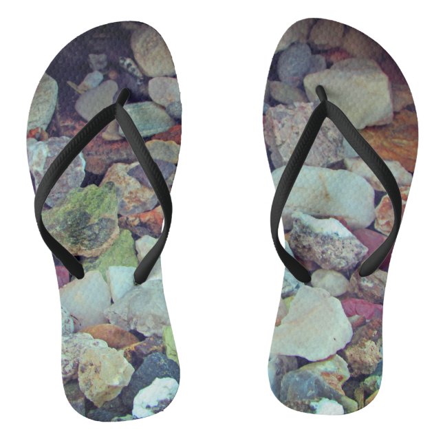 Chanclas Hermosa colección de gemas de rock brillante. Foto (Plantilla)
