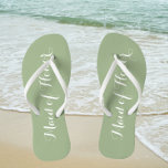 Chanclas La empleada doméstica de honor, la moda de moda Sa<br><div class="desc">Dé un regalo a sus bodas damas de honor con estos elegantes chanclas de Maid of Honor que son de un color verde sabio y moderno junto con un guión blanco y estilizado para complementar tu esquema de color boda similar. Seleccione el tamaño del pie junto con otras opciones. Usted...</div>