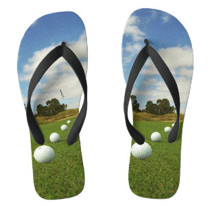 Chanclas Las Bolas De Golf En El Green,