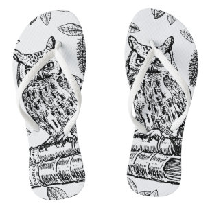 Chanclas Lechuza en libros (blanco y negro)