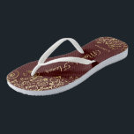 Chanclas Lugar de oro en la empleada doméstica de honor Aub<br><div class="desc">Estas hermosas chancletas de boda son una gran manera de agradecer y reconocer a su empleada de honor mientras salva sus pies al mismo tiempo. Presenta un diseño elegante con adornos de encaje dorado sobre fondo color burdeos o auburn y elegantes letras de guiones de color dorado. En el test...</div>