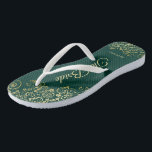 Chanclas Lugar de oro en verde esmeralda El Boda de la novi<br><div class="desc">Baile la noche con estos hermosos chanclos bodas. Diseñadas para la novia, cuentan con un diseño sencillo y elegante, con letras de guiones de color dorado sobre un fondo de color verde esmeralda y elegantes rizos de encaje dorado y remolinos. Hermosa manera de mantenerse elegante y apropiado mientras se descansan...</div>