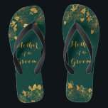 Chanclas Madre del follaje verde esmeralda y oro de Groom<br><div class="desc">Estas magníficas copas de la madre del novio, de color verde esmeralda y oro follaje, presentan un patrón follaje dorado y una tipografía moderna sobre un eterno fondo verde oscuro. Es un hermoso regalo para tu fiesta de novias. Vea la colección en esta página para encontrar elementos coincidentes. ♥ con...</div>