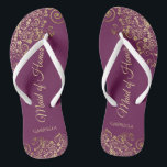 Chanclas Magenta elegante y doncella de oro de Boda de hono<br><div class="desc">Estas hermosas chancletas de boda son una gran manera de agradecer y reconocer a su empleada de honor mientras salva sus pies al mismo tiempo. Presenta un diseño elegante con adornos dorados de encía sobre fondo morado, magenta o berry y elegantes letras de guiones de color dorado. En el test...</div>