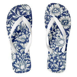 Chanclas malvavisco azul, marina y patrón floral blanco,