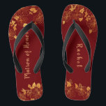 Chanclas Matrón de honor Dark Burgundy Gold Foliage Pattern<br><div class="desc">Esta bella matrona de felpudos de color burdeos oscuro y dorada tiene un fondo burdeos oscuro adornado con un intrincado patrón dorado de vegetación floral y una tipografía moderna de personalizable. La combinación de los ricos burdeos y el oro brillante crean una estética elegante y lujosa. Es un hermoso regalo...</div>