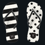 Chanclas Moda elegante Monograma de puntas y rayas negras m<br><div class="desc">Diseñado por fat*fa*tin. Fácil de personalizar con su propio texto,  foto o imagen. Para solicitudes de personalizados,  por favor contacte directamente con fat*fa*tin. Se cobran cargos por personalizado. www.zazzle.com/fat_fa_tin www.zazzle.com/color_therapy www.zazzle.com/fatfatin_blue_knot・・・・・・・. www.zazzle.com/fatfatin_red_knot www.zazzle.com/fatfatin_mini_me www.zazzle.com/fatfatin_box</div>
