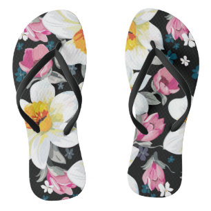 Chanclas Modelo de la elegancia con las flores del narciso
