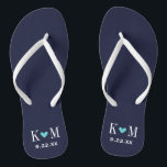 Chanclas Monograma Boda moderno de la marina y el turquesa<br><div class="desc">Personalizado imprimió sandalias de "flip flop" personalizadas con un corazón lindo y sus iniciales de monograma y fecha de boda. Haga clic en Personalizar para cambiar los tipos de letra y los colores del texto o para agregar sus propias imágenes para crear un diseño único de un tipo.</div>