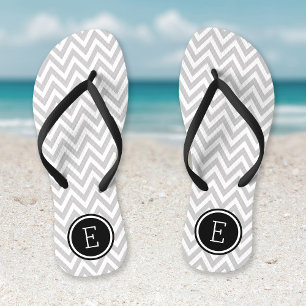 Chanclas Monograma de Chevron gris y negro