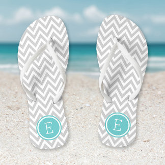 Chanclas Monograma de Chevron Gris y Turquesa