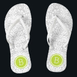 Chanclas Monograma de Damasco floral gris y verde<br><div class="desc">Personalizado imprimió sandalias de voladizo con un elegante y elegante patrón de damasco floral y su monograma personalizado u otro texto en un marco circular. Haga clic en Personalizar para cambiar los tipos de letra y los colores del texto o para agregar sus propias imágenes para crear un diseño único...</div>