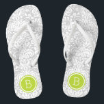 Chanclas Monograma de Damasco floral gris y verde<br><div class="desc">Personalizado imprimió sandalias de voladizo con un elegante y elegante patrón de damasco floral y su monograma personalizado u otro texto en un marco circular. Haga clic en Personalizar para cambiar los tipos de letra y los colores del texto o para agregar sus propias imágenes para crear un diseño único...</div>