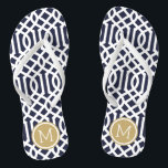 Chanclas Monograma de la Marina y el Trellis de Oro<br><div class="desc">Personalizado imprimió sandalias "flip-flop" con un elegante diseño moderno y un monograma personalizado u otro texto en un marco circular. Haga clic en Personalizar para cambiar los tipos de letra y los colores del texto o para agregar sus propias imágenes para crear un diseño único de un tipo.</div>