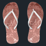 Chanclas Monograma de la recepción Rosa Gold Elegant Weddin<br><div class="desc">Moda nupcial de la recepción de bodas. Rosa de color dorado rosa marrón marrón de patrón de monograma personalizado voltear sandalias para la novia. Moda, elegante, moderno, de moda, elegante, elegante, magnífico y suculento metálico. Para cambiar la tipografía de los zapatos de playa de verano pulse en el diseño de...</div>