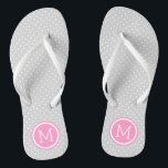 Chanclas Monograma de puntos pequeños grises y rosados<br><div class="desc">Personalizado imprimió sandalias de flexión con un lindo patrón de puntas de polka femenina y su monograma personalizado u otro texto en un marco de círculo. Haga clic en Personalizar para cambiar los tipos de letra y los colores del texto o para agregar sus propias imágenes para crear un diseño...</div>
