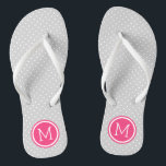 Chanclas Monograma de puntos pequeños grises y rosados<br><div class="desc">Personalizado imprimió sandalias de flexión con un lindo patrón de puntas de polka femenina y su monograma personalizado u otro texto en un marco de círculo. Haga clic en Personalizar para cambiar los tipos de letra y los colores del texto o para agregar sus propias imágenes para crear un diseño...</div>