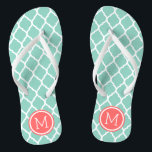Chanclas Monograma de quatrefoil marroquí Aqua y Coral<br><div class="desc">Personalizado imprimió sandalias "flip flop" con un elegante patrón marroquí de quatrefoil y su monograma personalizado u otro texto en un marco circular. Haga clic en Personalizar para cambiar los tipos de letra y los colores del texto o para agregar sus propias imágenes para crear un diseño único de un...</div>