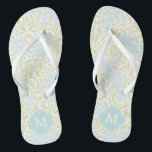 Chanclas Monogramado de Damasco floral verde y Aqua<br><div class="desc">Hermoso y elegante patrón de damasco floral y monograma de marco de quatrefoil.</div>