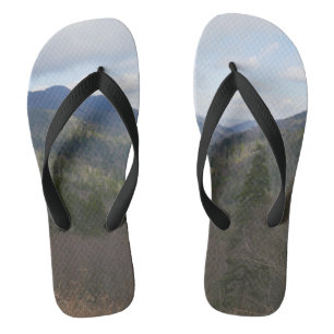 Chanclas Morton con vistas a las montañas de los Grandes Ah